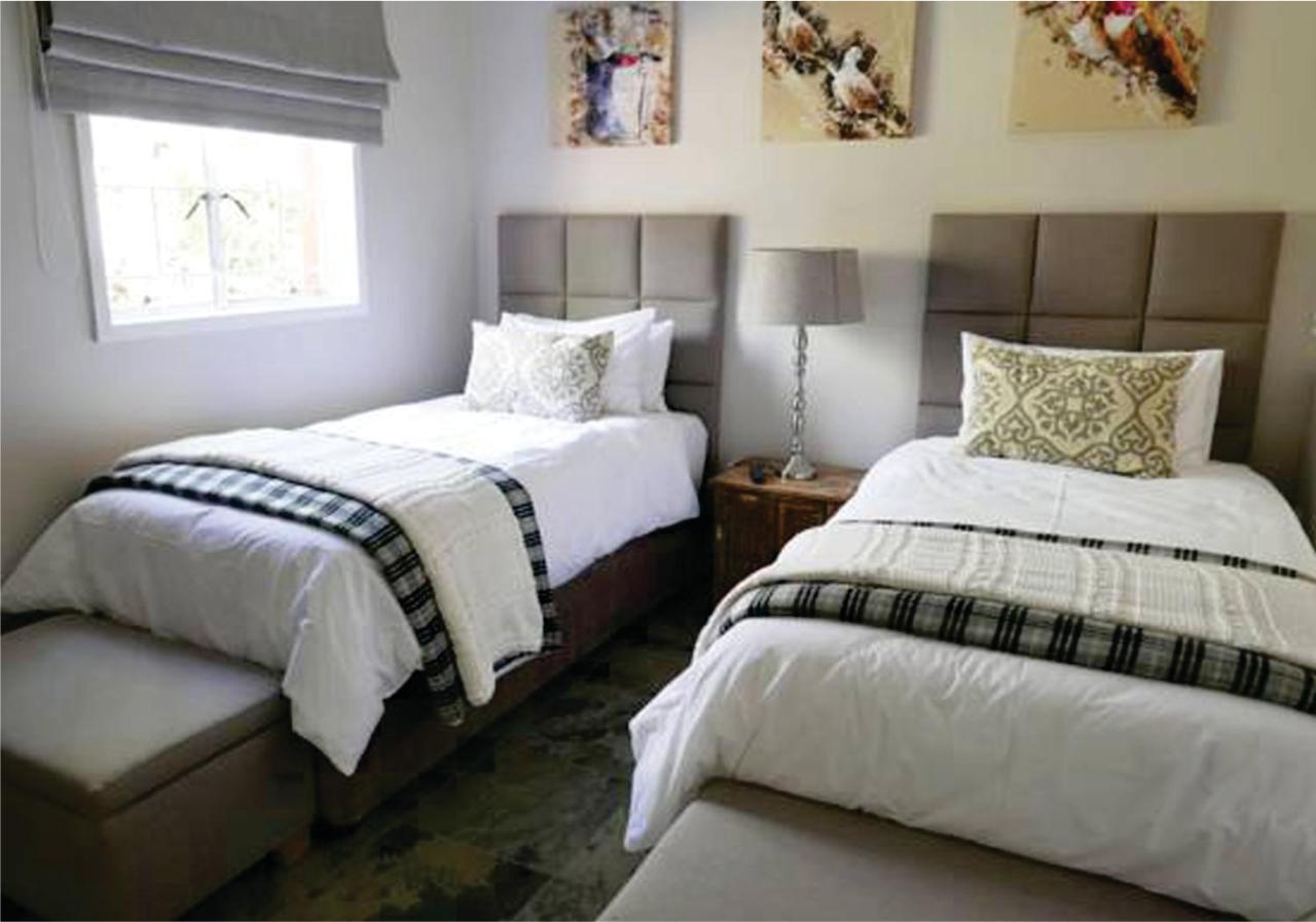 Waterside Cottages & Villas - Self Catering 哈博罗内 外观 照片