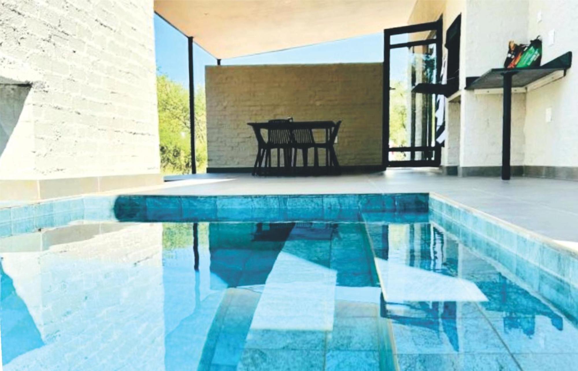 Waterside Cottages & Villas - Self Catering 哈博罗内 外观 照片